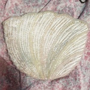 VINTAGE Pearl color beaded hand bag